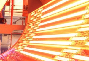 工業中常見的紅外線加熱燈是怎么讓物體變熱的？